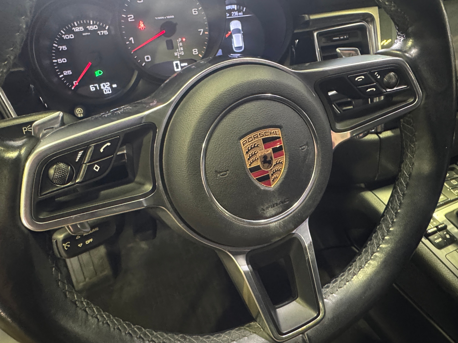 Thumbnail: 2018 Porsche Macan - 4