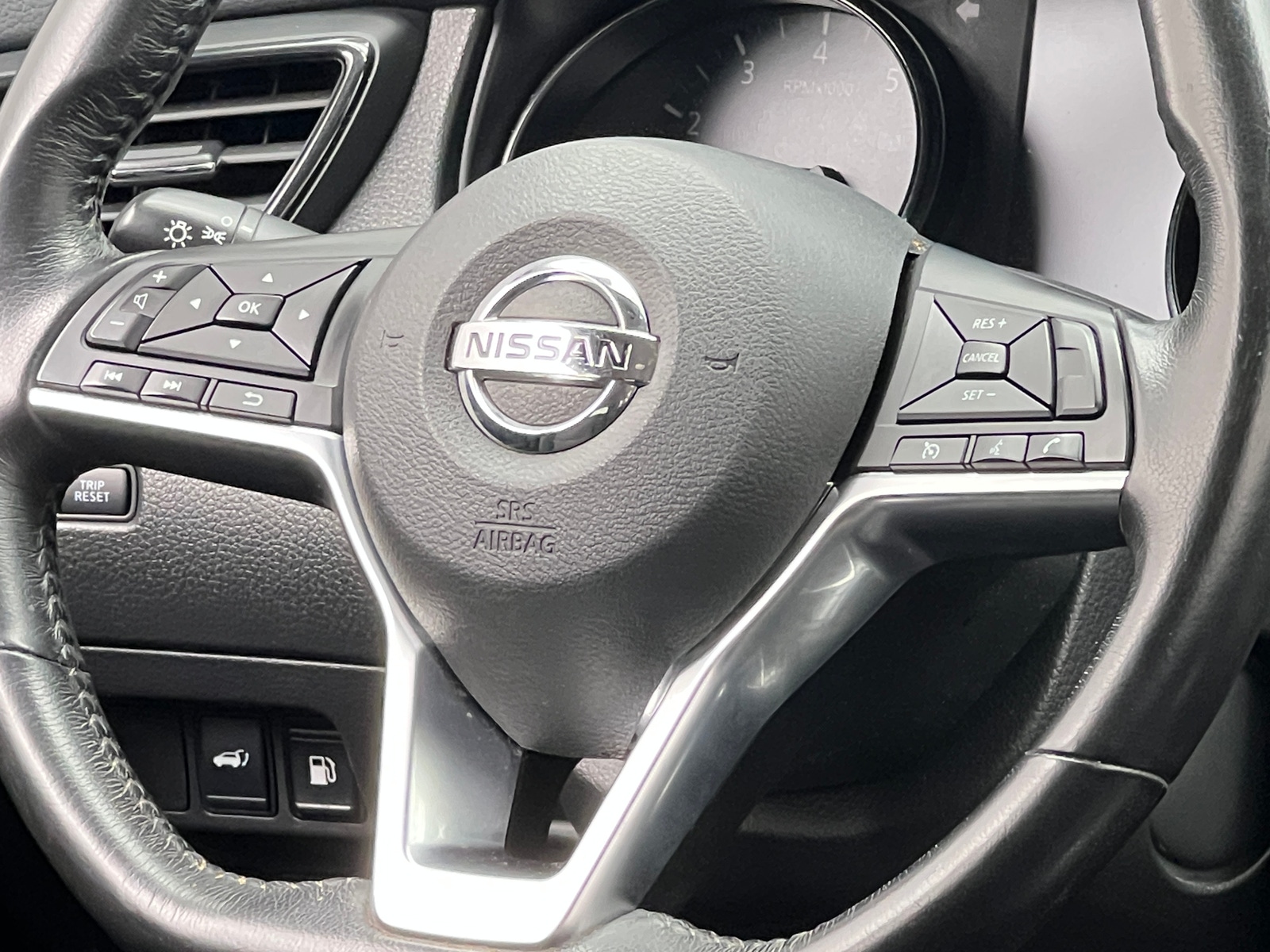 Thumbnail: 2018 Nissan Rogue - 5
