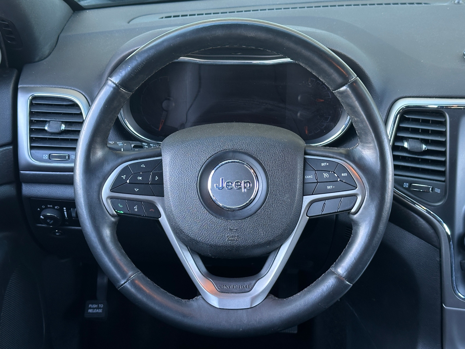 Thumbnail: 2018 Jeep Grand Cherokee - 5
