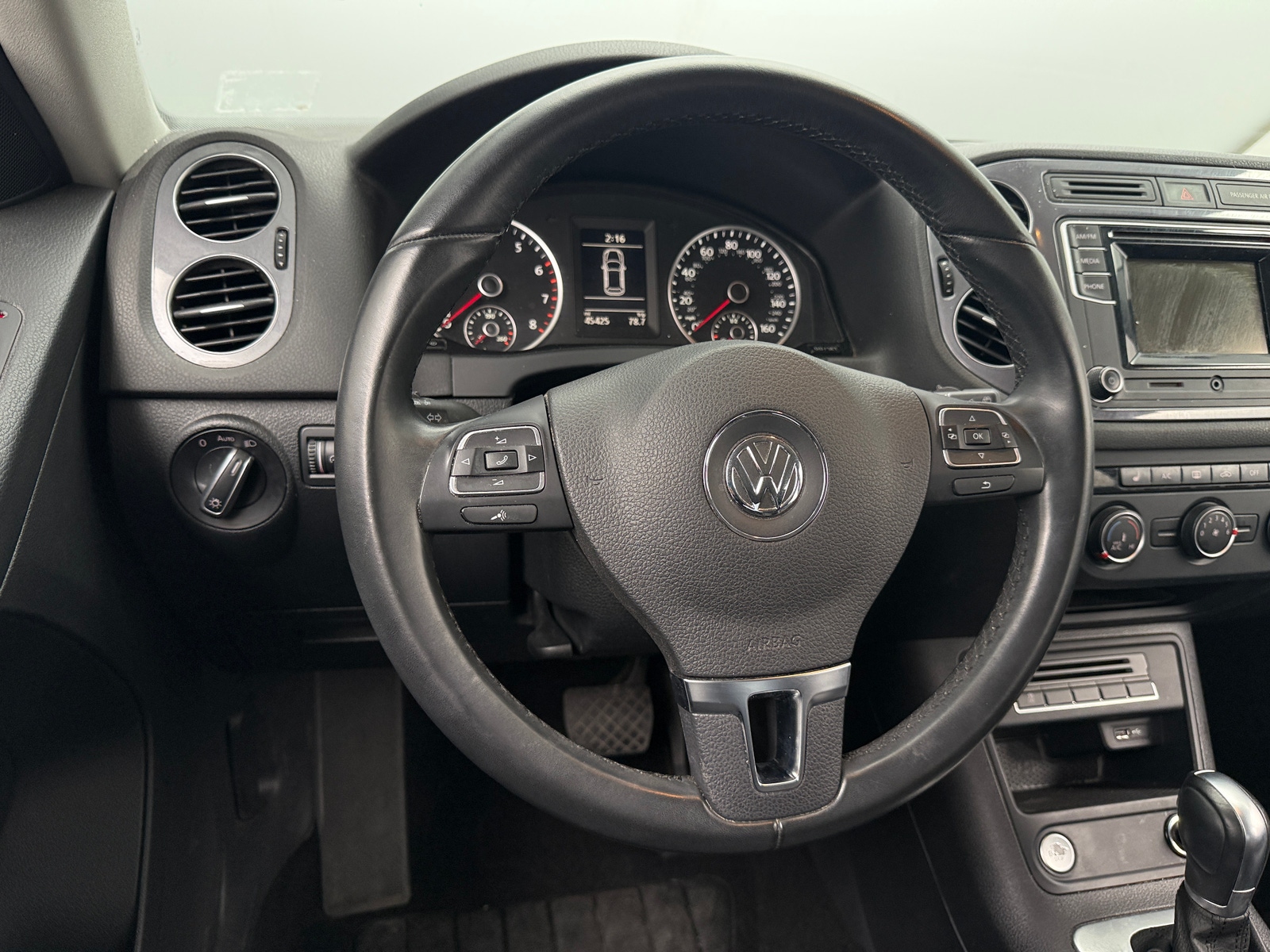 Thumbnail: 2016 Volkswagen Tiguan - 5
