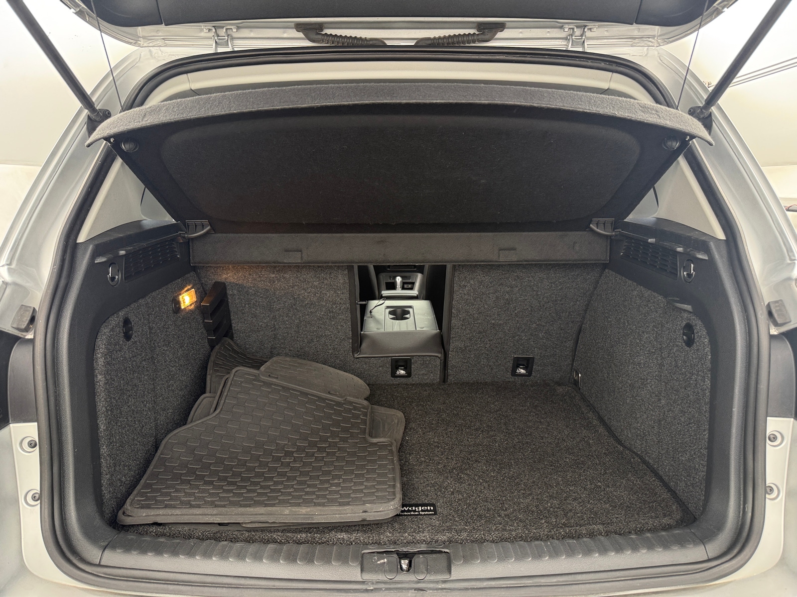Thumbnail: 2016 Volkswagen Tiguan - 7