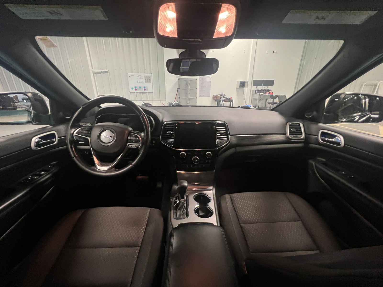 Thumbnail: 2022 Jeep Grand Cherokee - 3