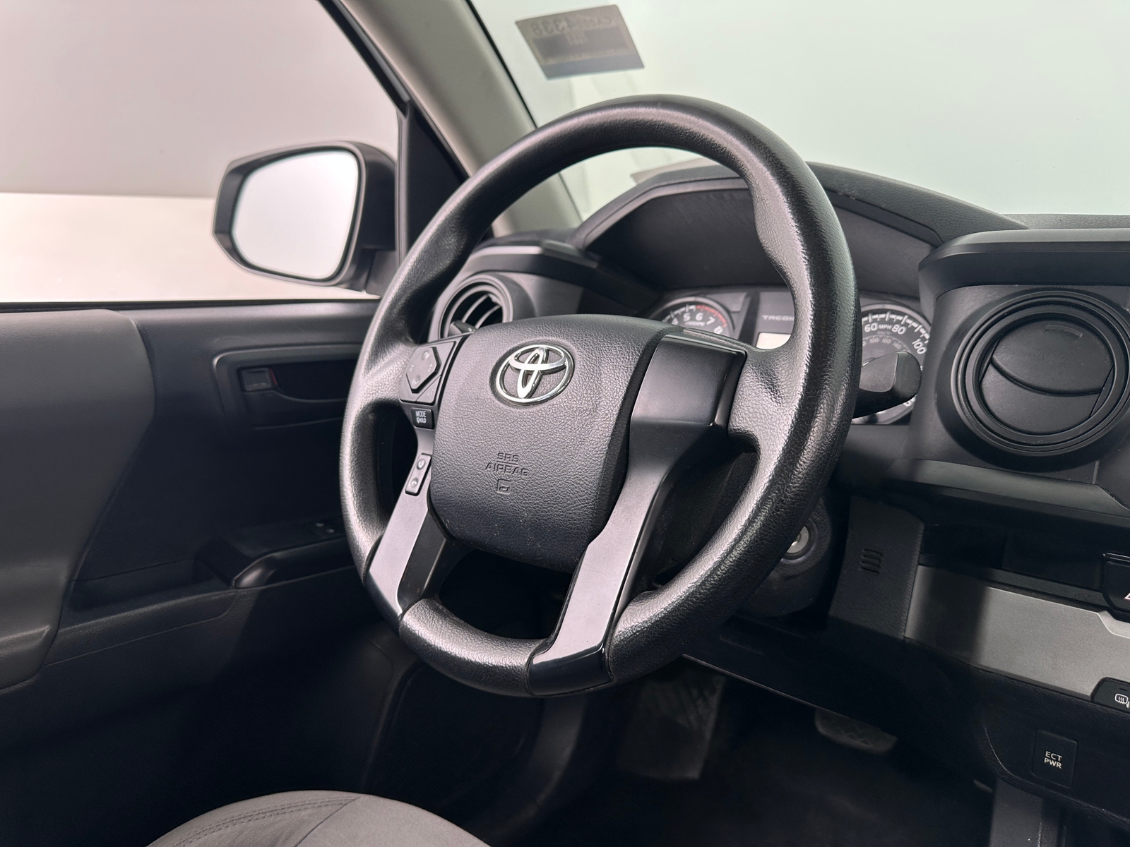 Thumbnail: 2017 Toyota Tacoma - 5