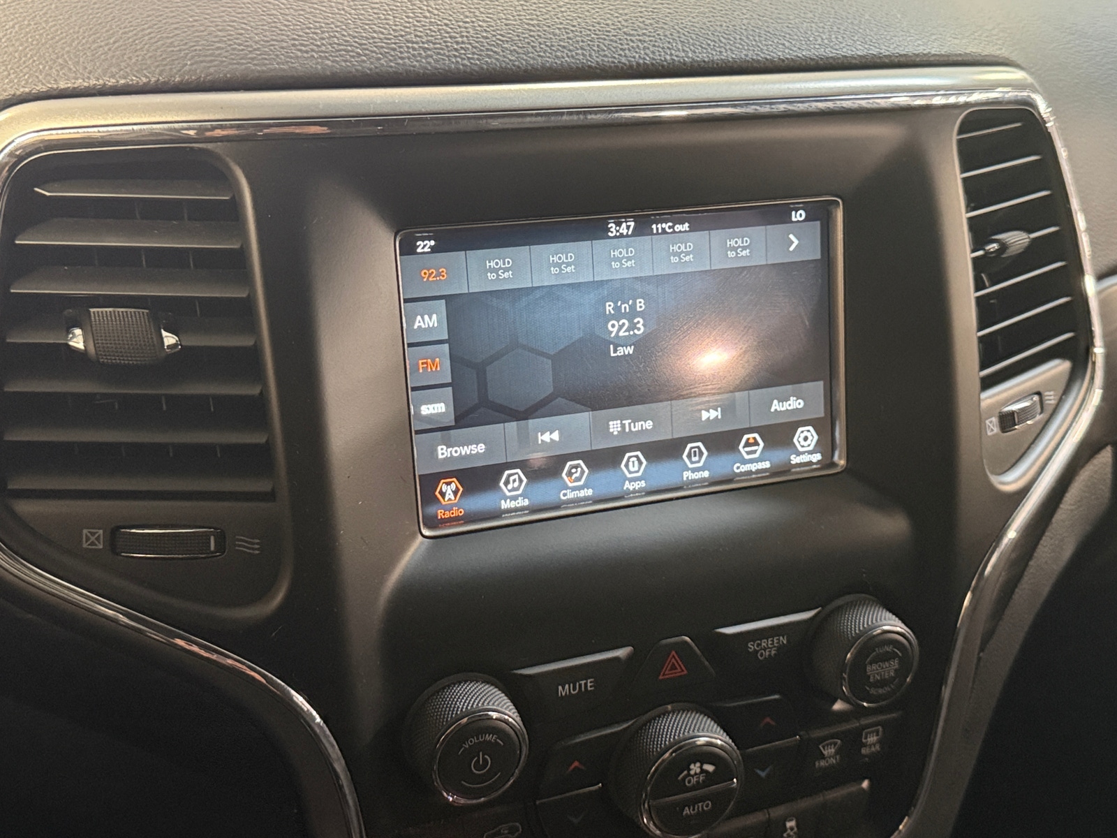 Thumbnail: 2020 Jeep Grand Cherokee - 4
