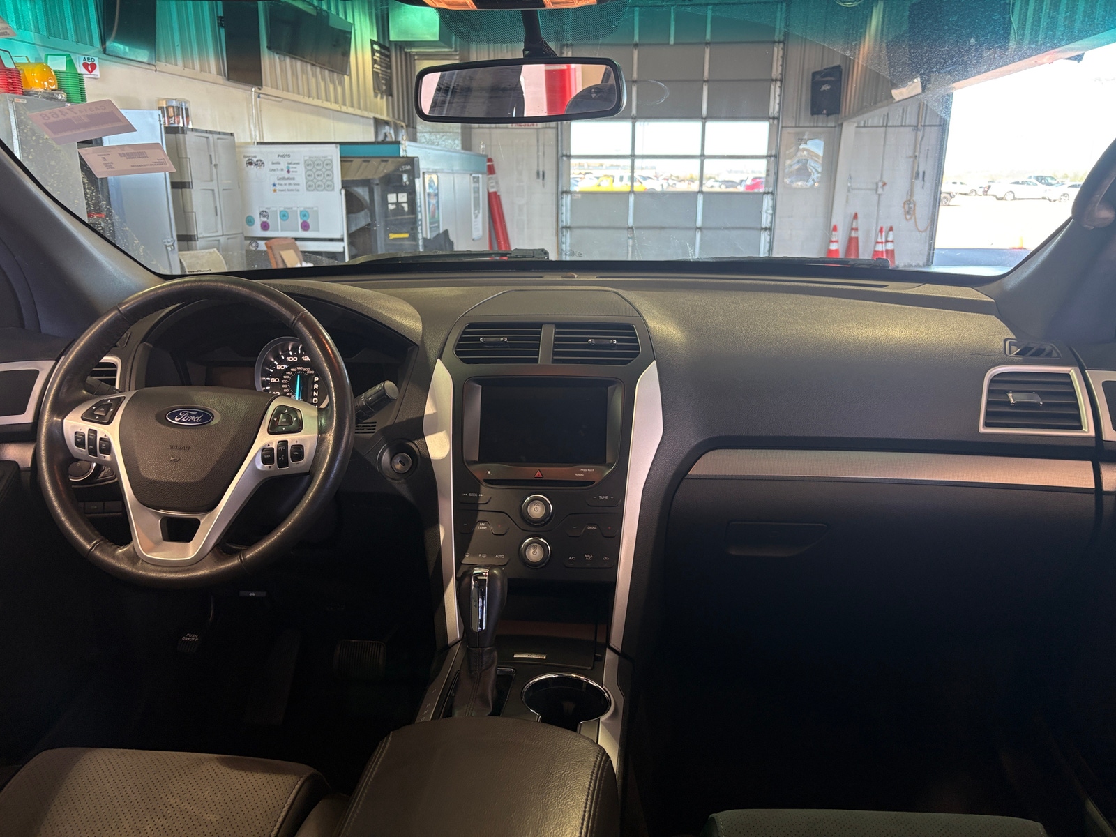 Thumbnail: 2015 Ford Explorer - 3