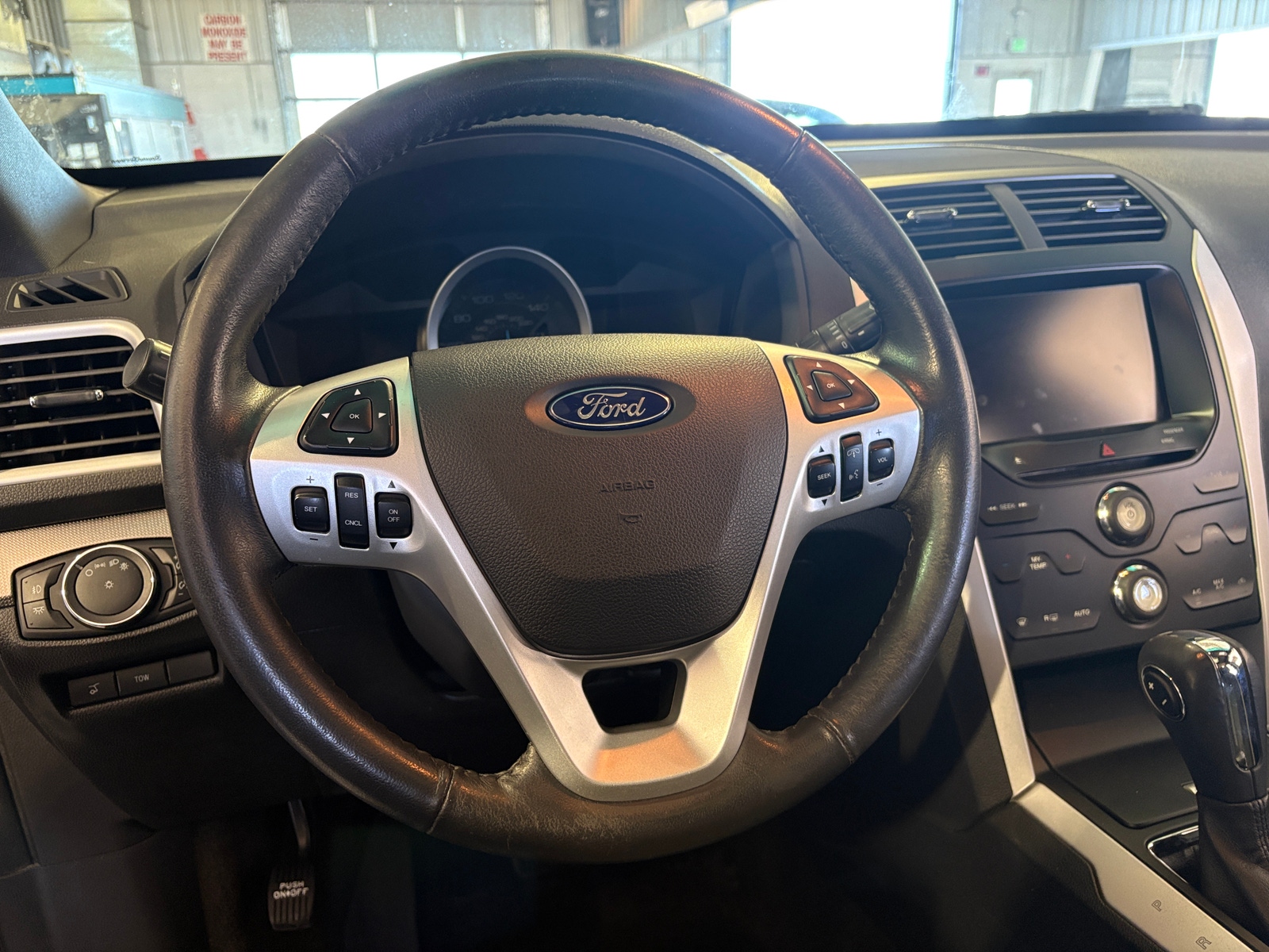 Thumbnail: 2015 Ford Explorer - 5