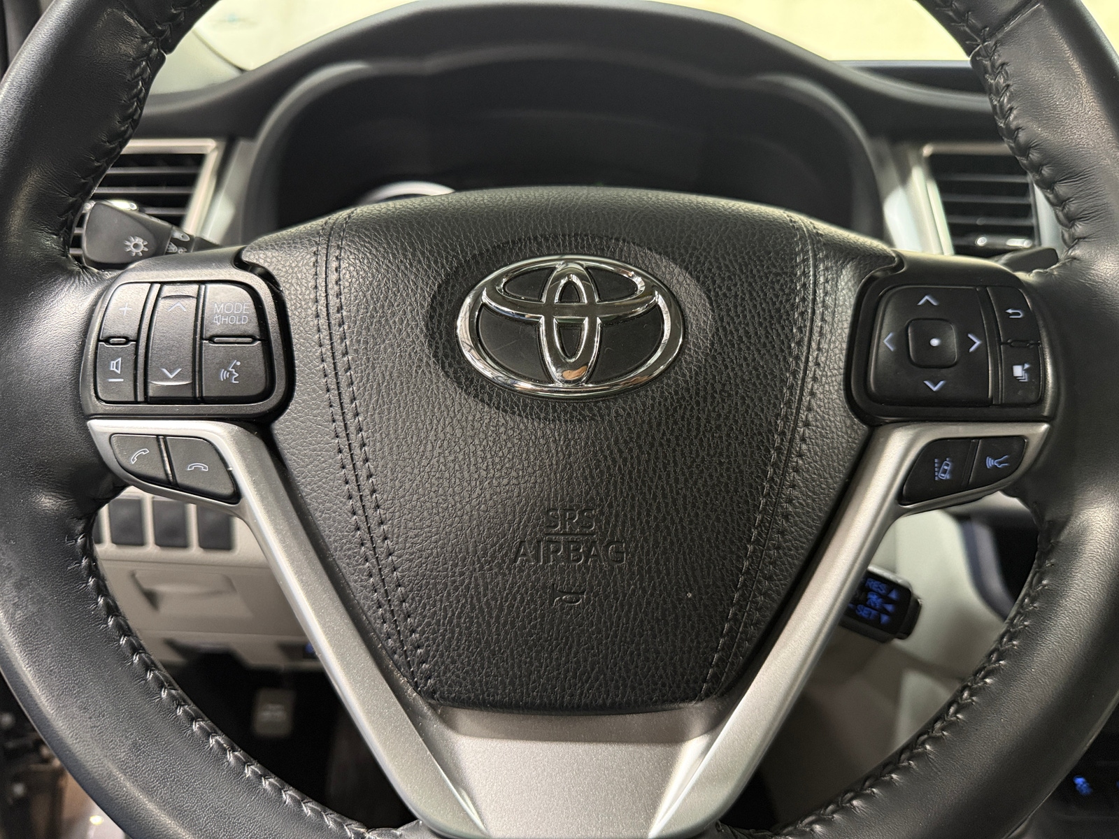 Thumbnail: 2019 Toyota Highlander - 5