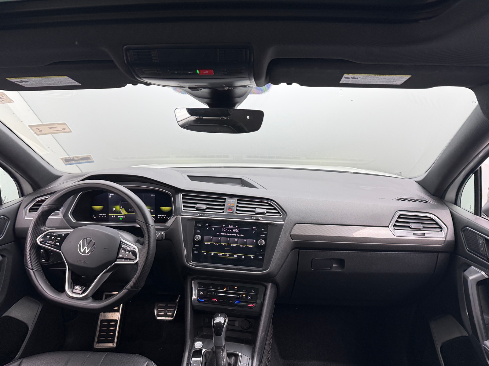 Thumbnail: 2023 Volkswagen Tiguan - 2