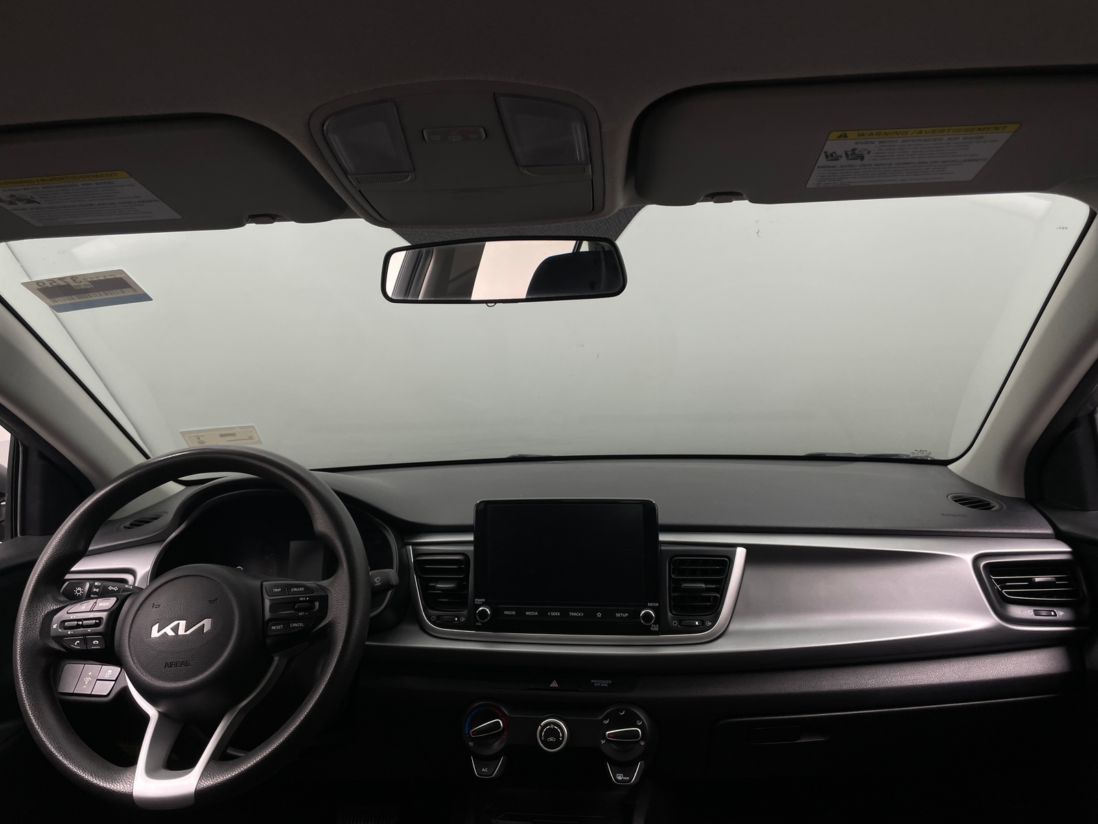 Thumbnail: 2023 Kia Rio - 3