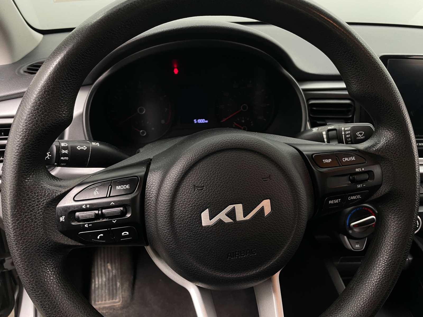 Thumbnail: 2023 Kia Rio - 5