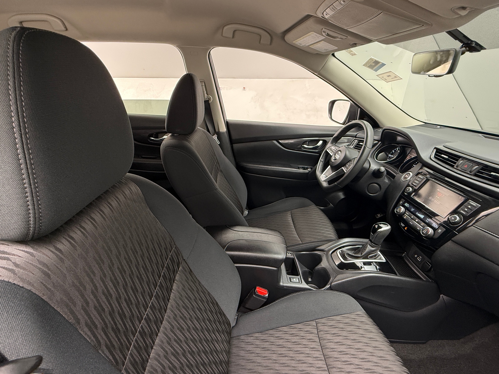 Thumbnail: 2018 Nissan Rogue - 2