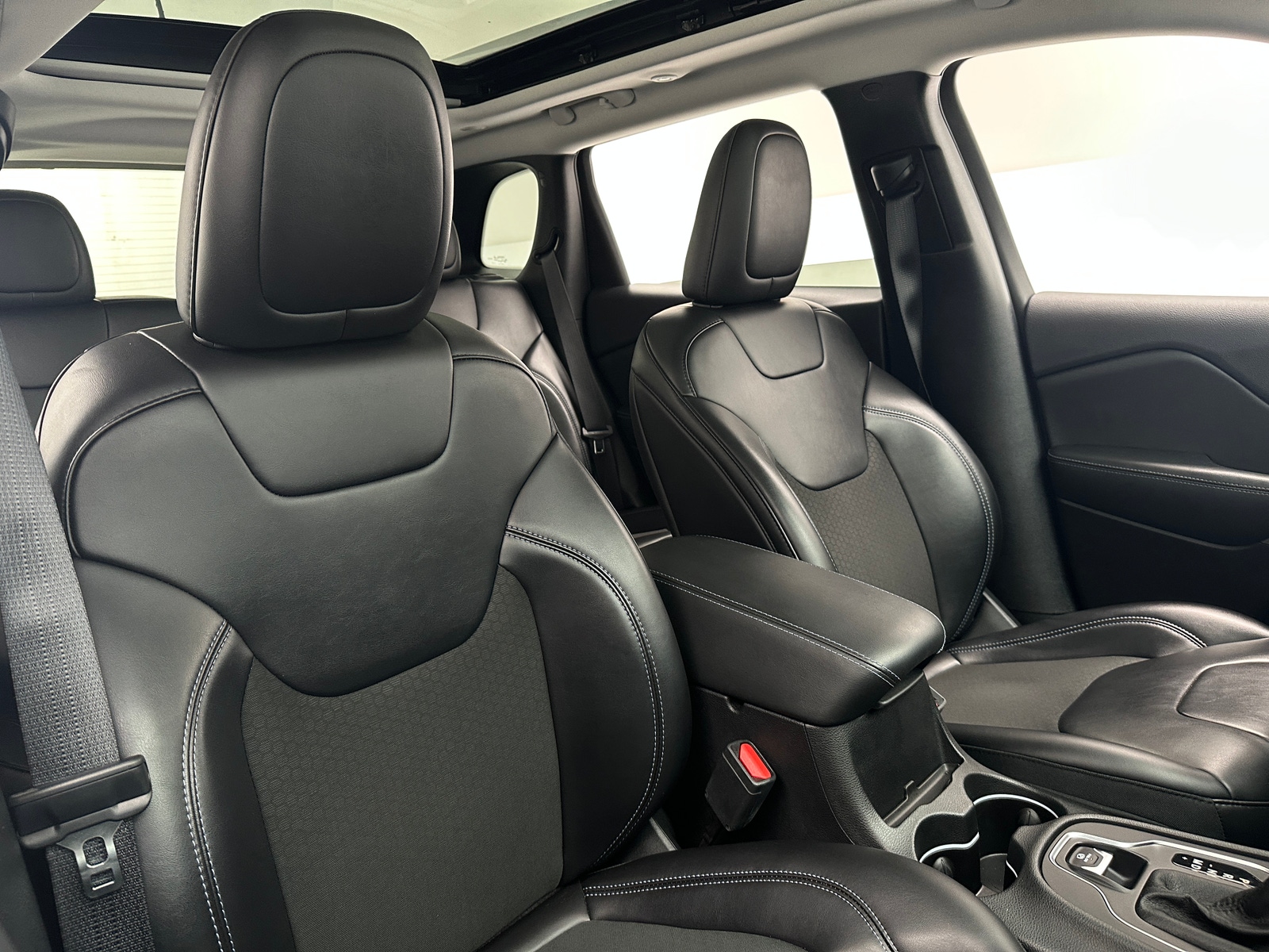 Thumbnail: 2019 Jeep Cherokee - 2