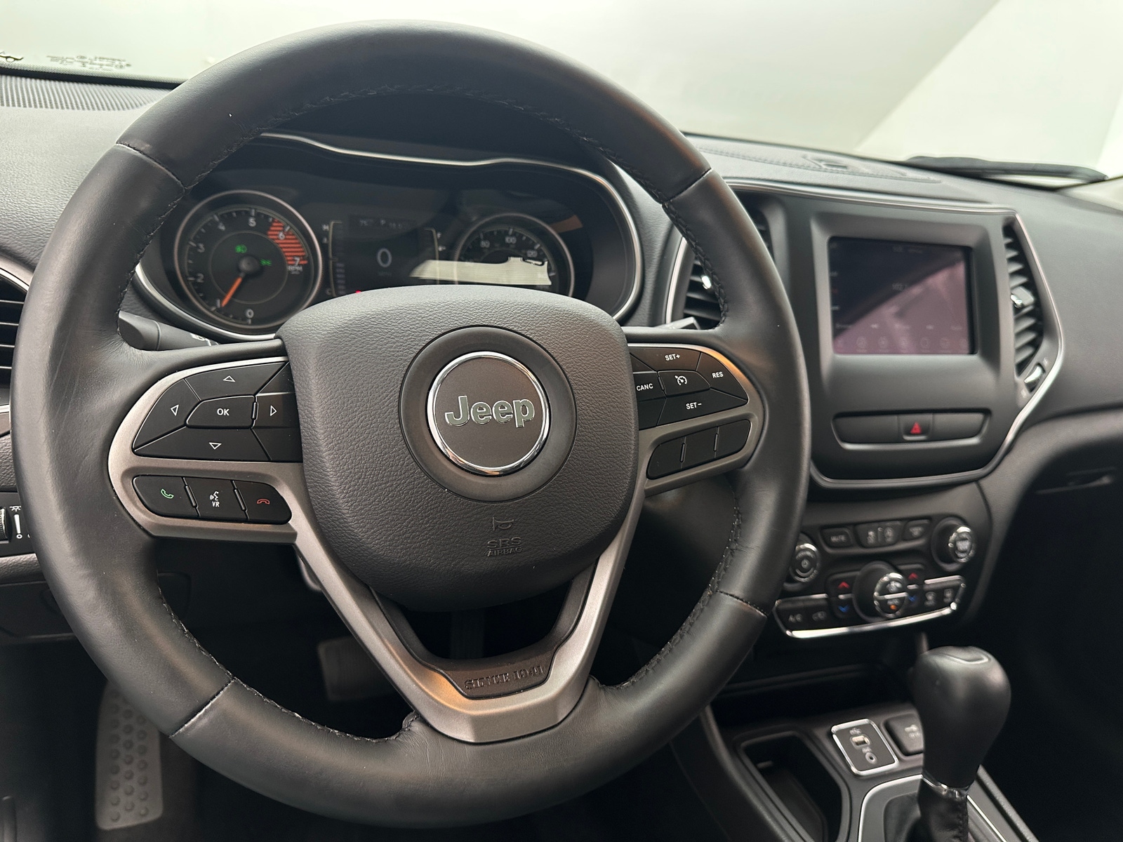 Thumbnail: 2019 Jeep Cherokee - 5