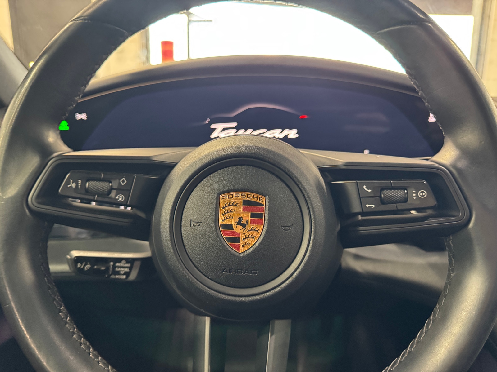 Thumbnail: 2022 Porsche Taycan - 4
