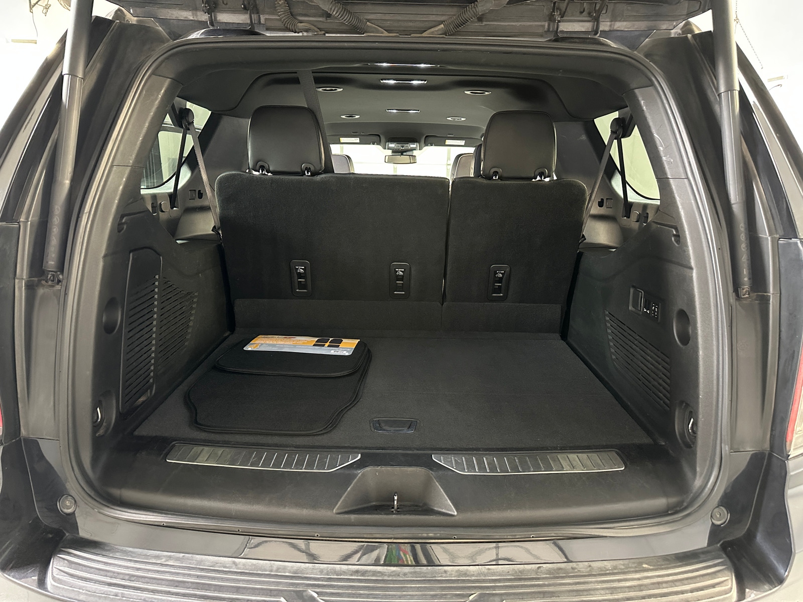 Thumbnail: 2023 Chevrolet Suburban - 6