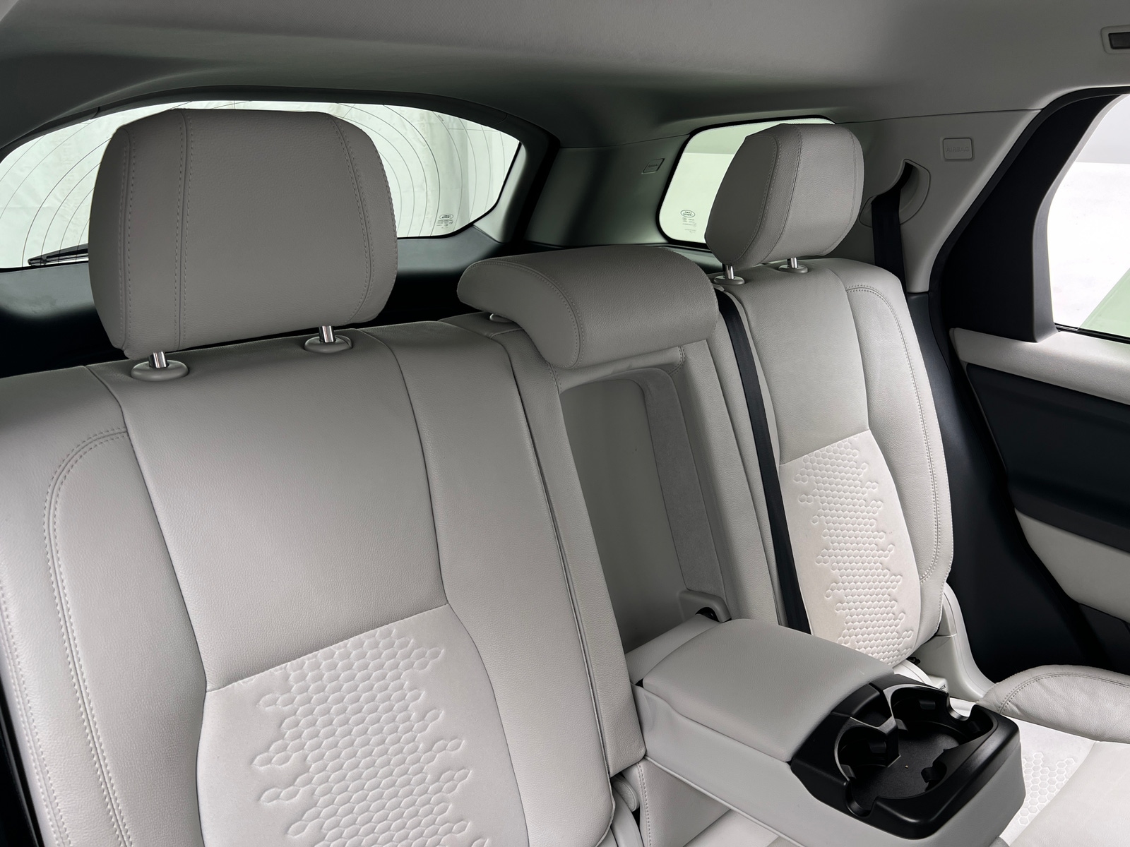 Thumbnail: 2018 Land Rover Discovery Sport - 5