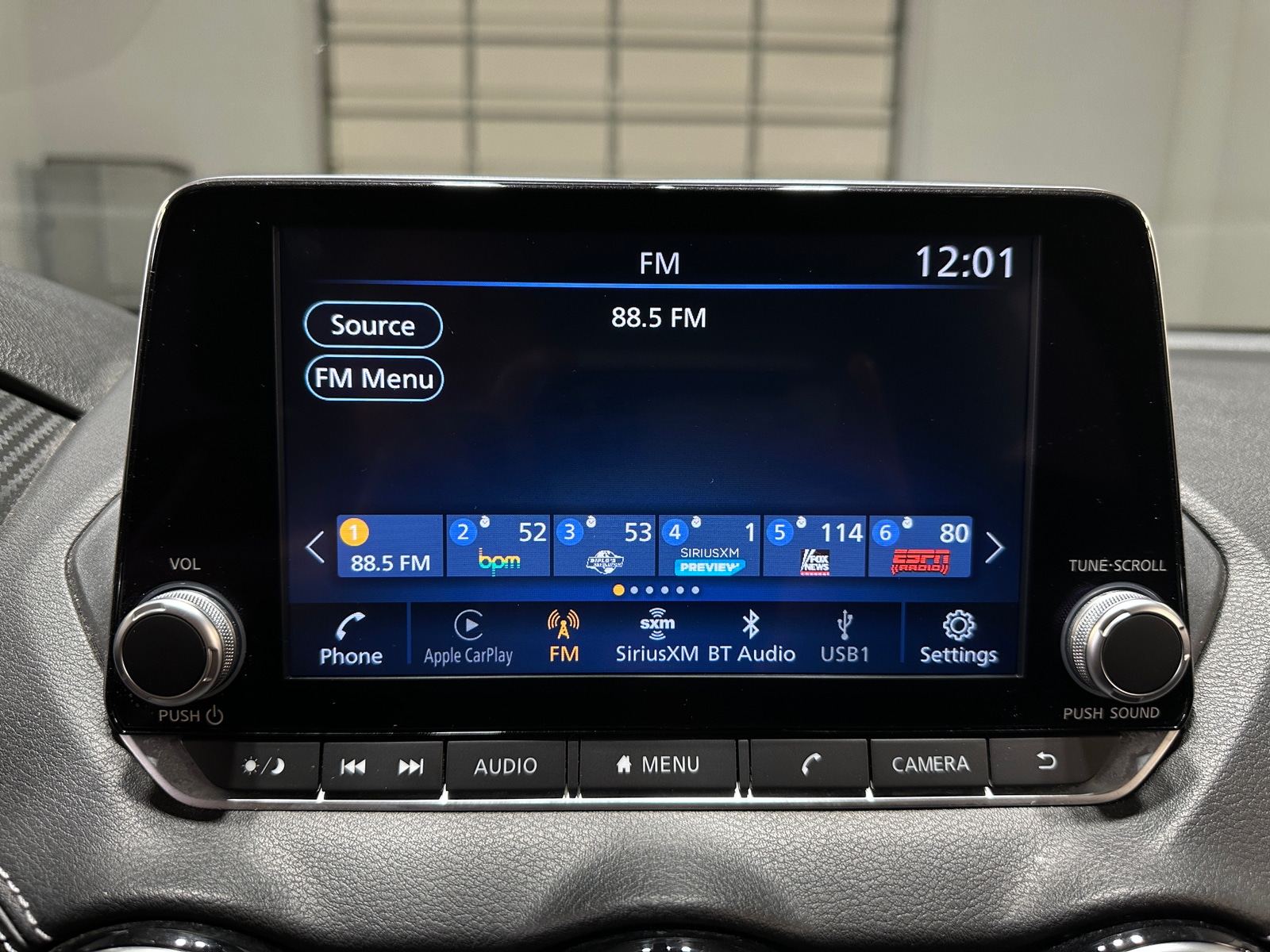 Thumbnail: 2023 Nissan Sentra - 4