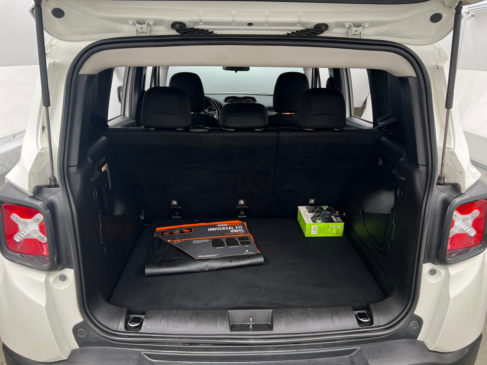 Thumbnail: 2020 Jeep Renegade - 7