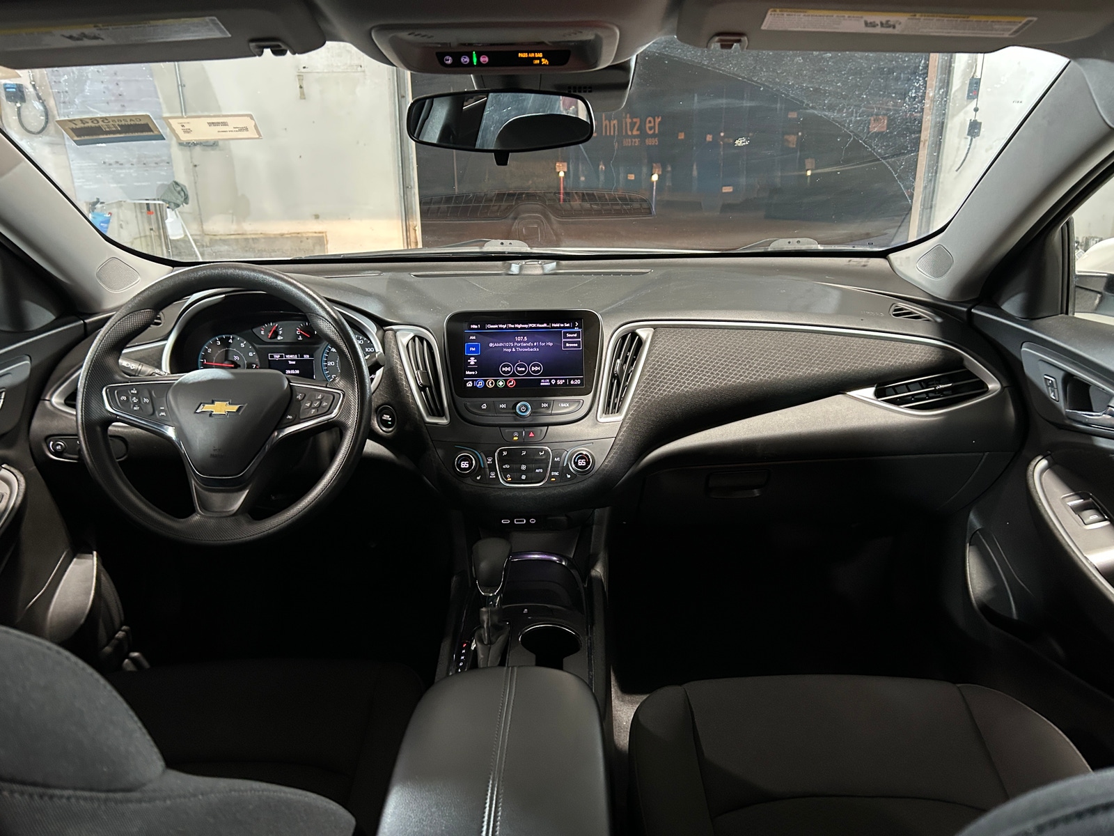 Thumbnail: 2023 Chevrolet Malibu - 3