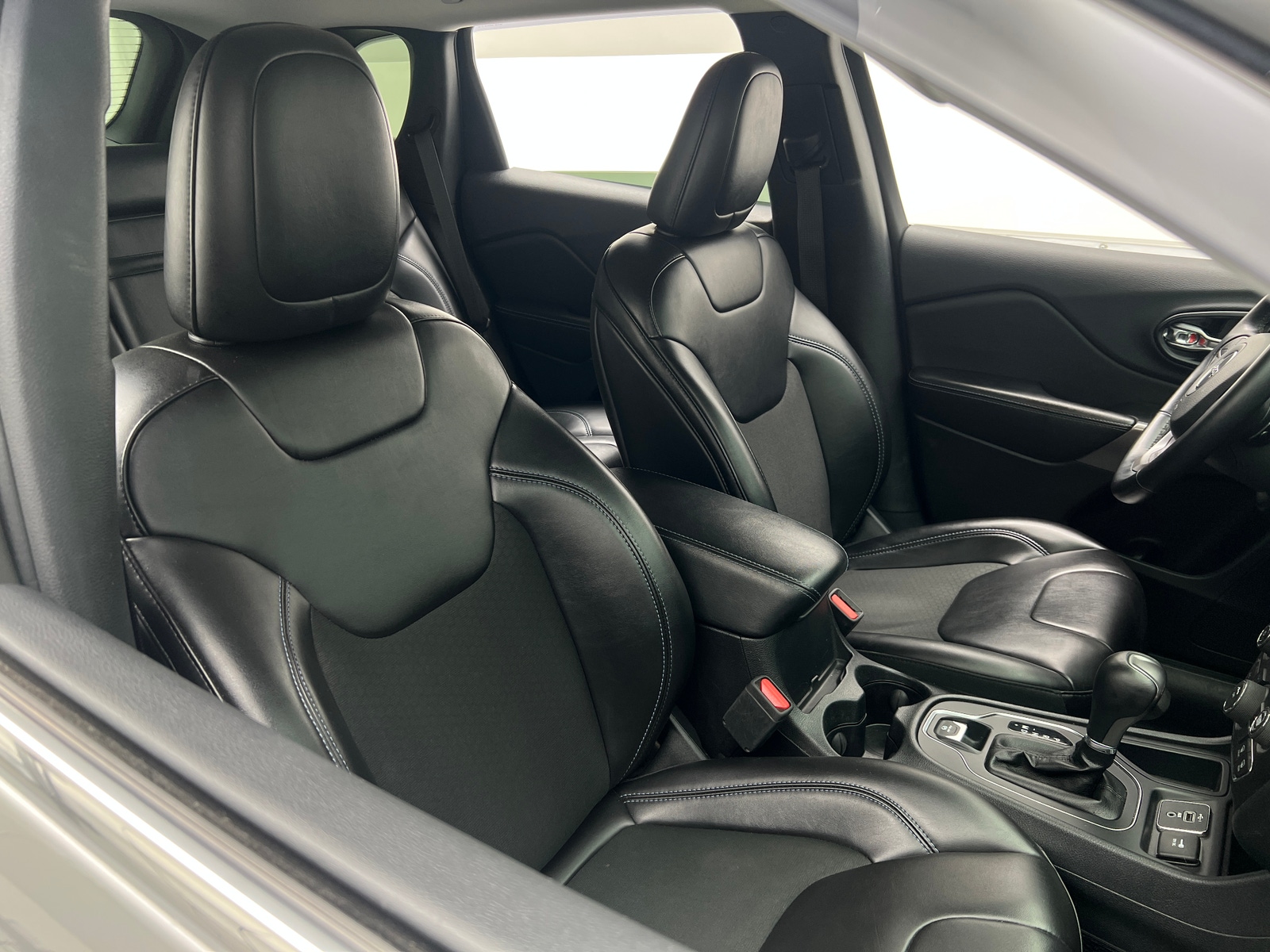 Thumbnail: 2019 Jeep Cherokee - 2