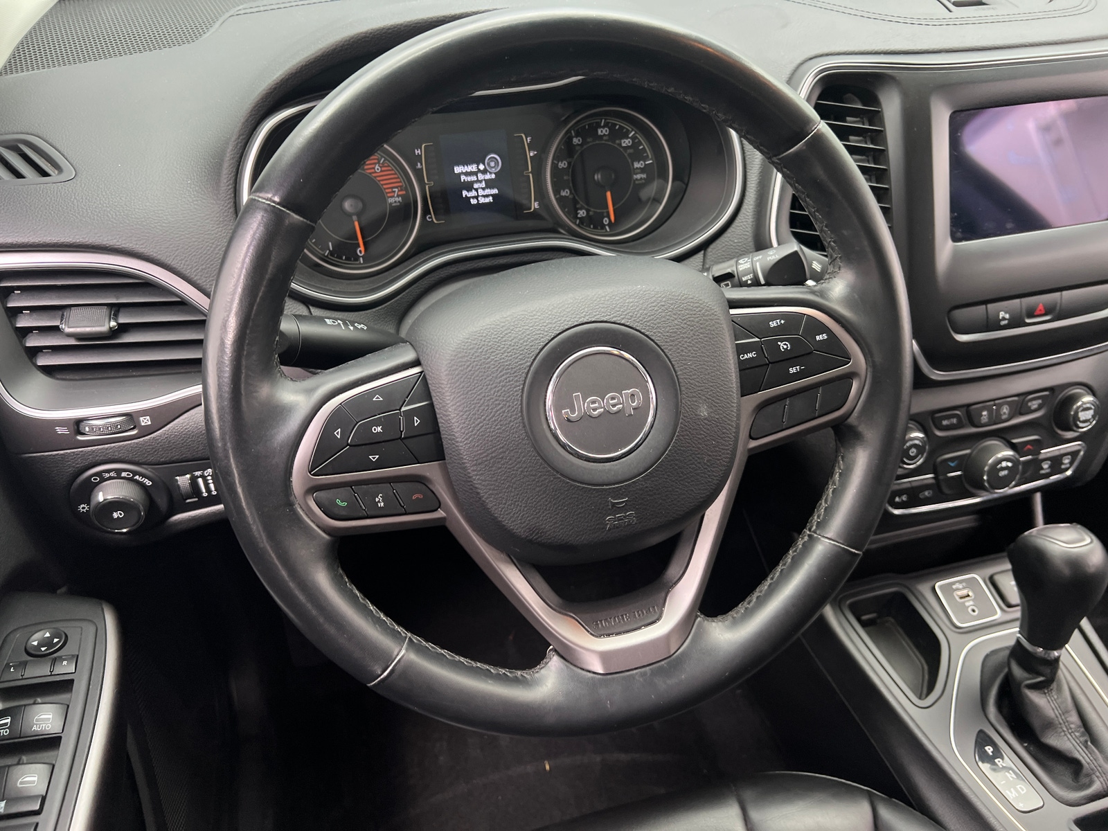 Thumbnail: 2019 Jeep Cherokee - 5