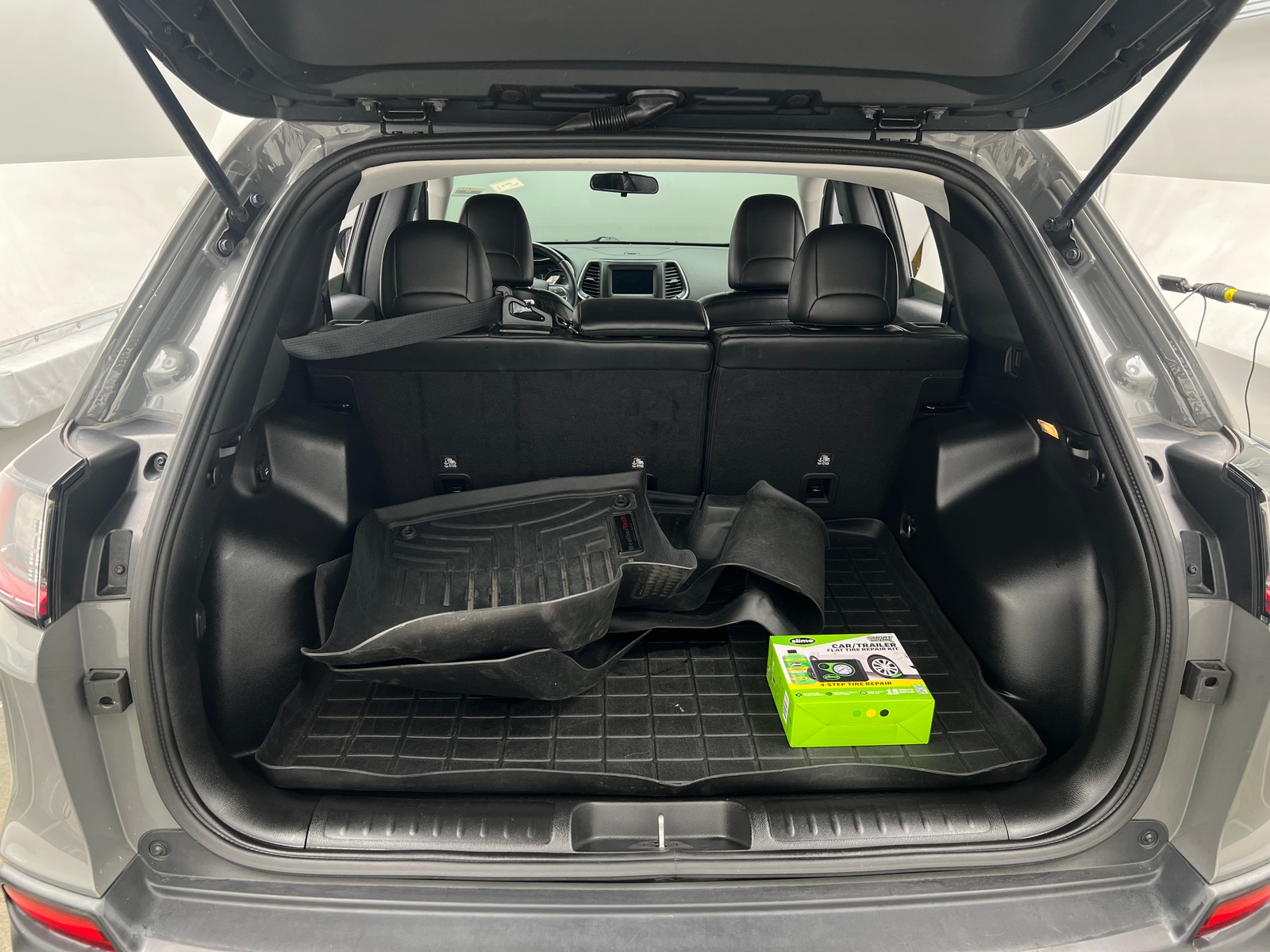 Thumbnail: 2019 Jeep Cherokee - 7