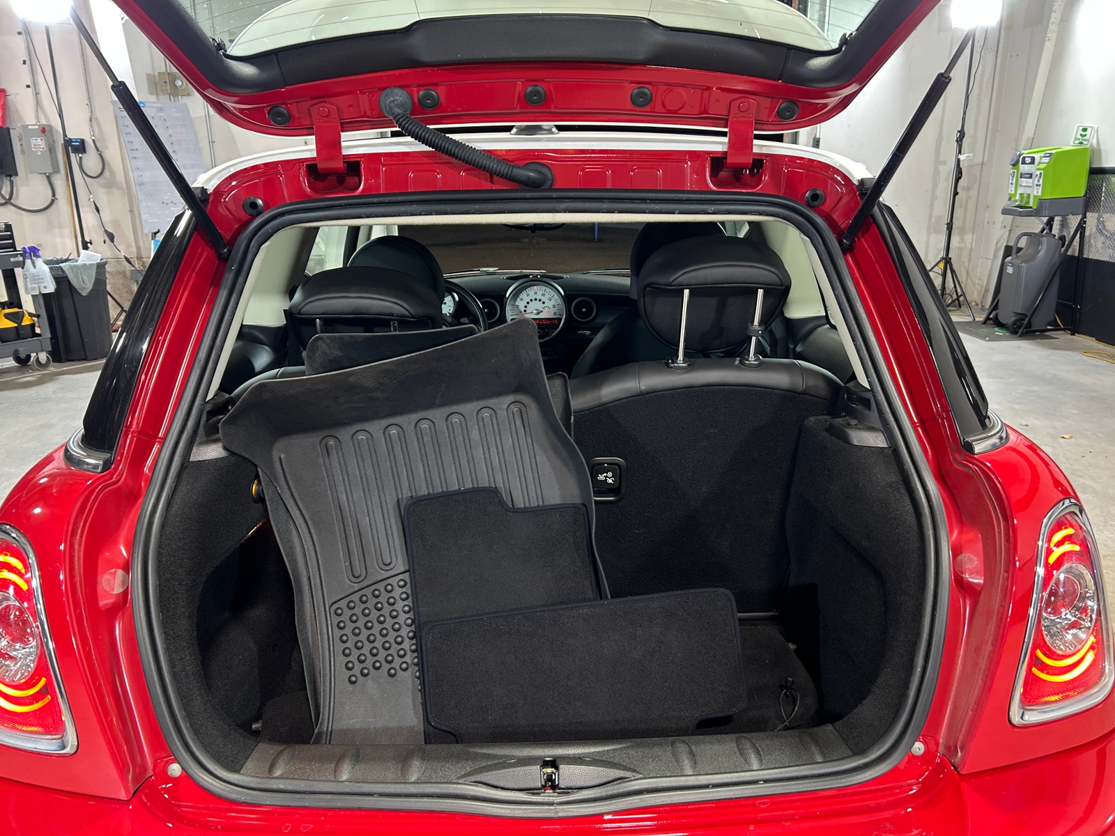 Thumbnail: 2013 MINI Cooper Hardtop - 6