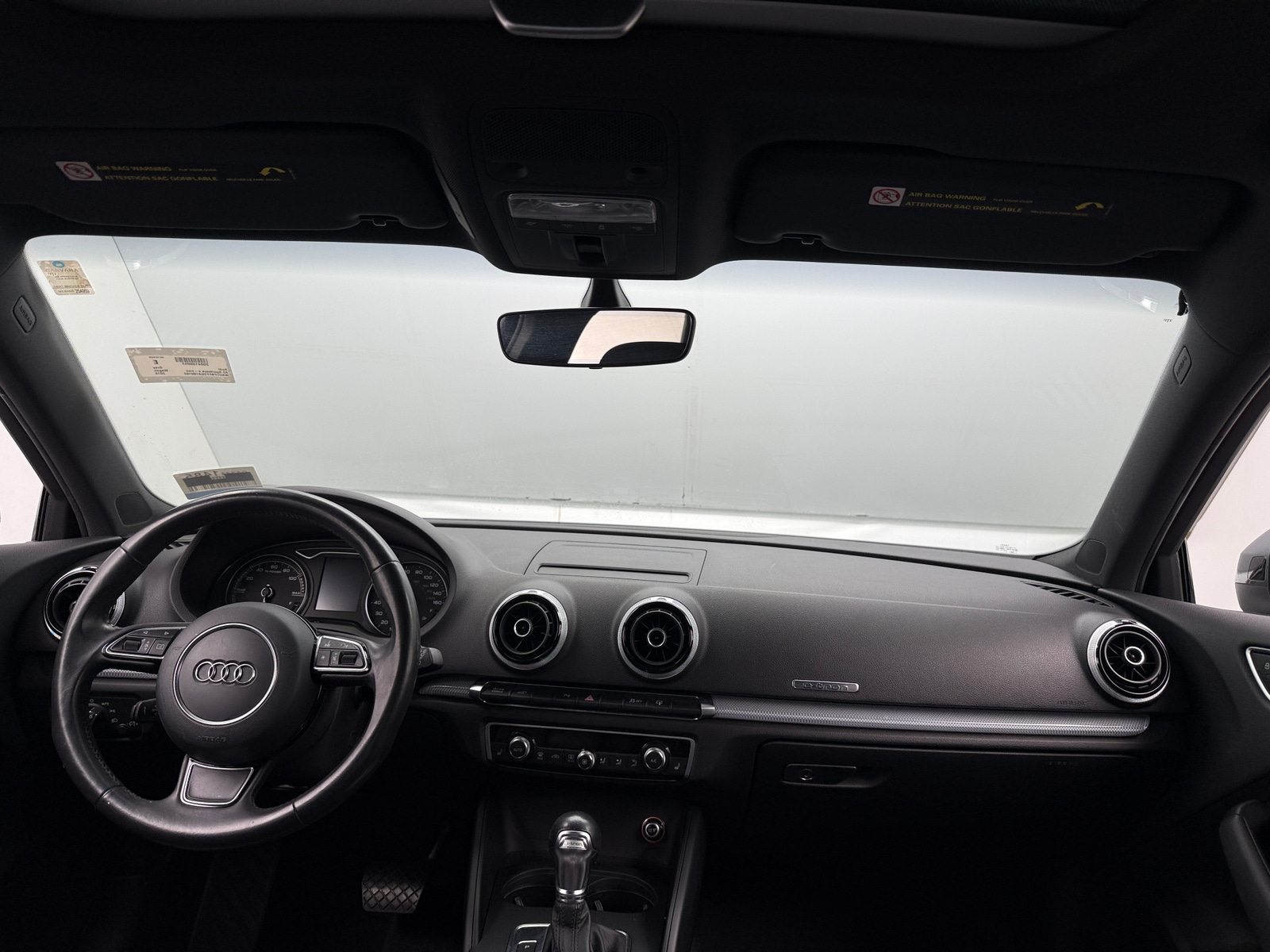 Thumbnail: 2016 Audi A3 e-tron - 2