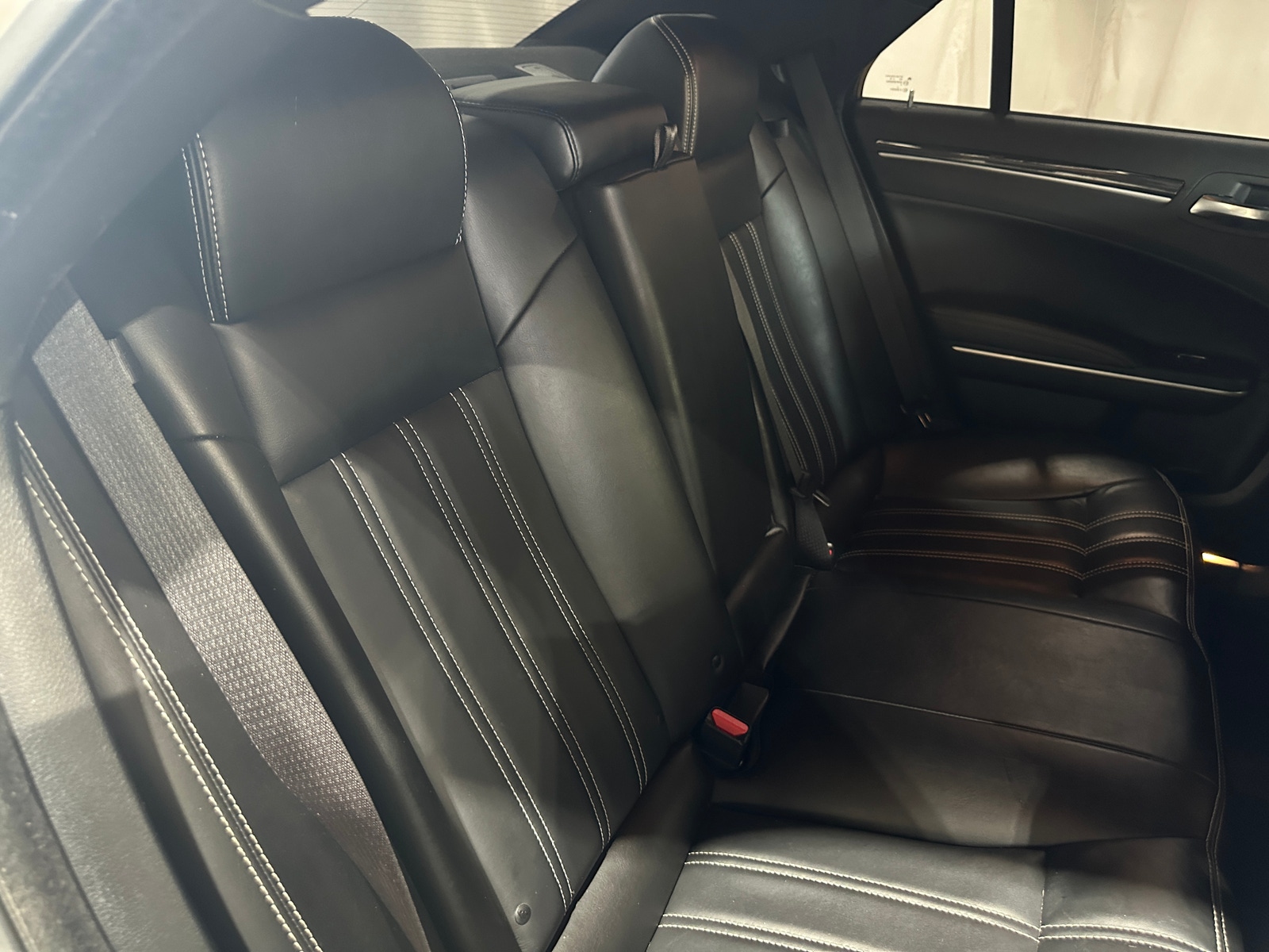 Thumbnail: 2022 Chrysler 300 - 5