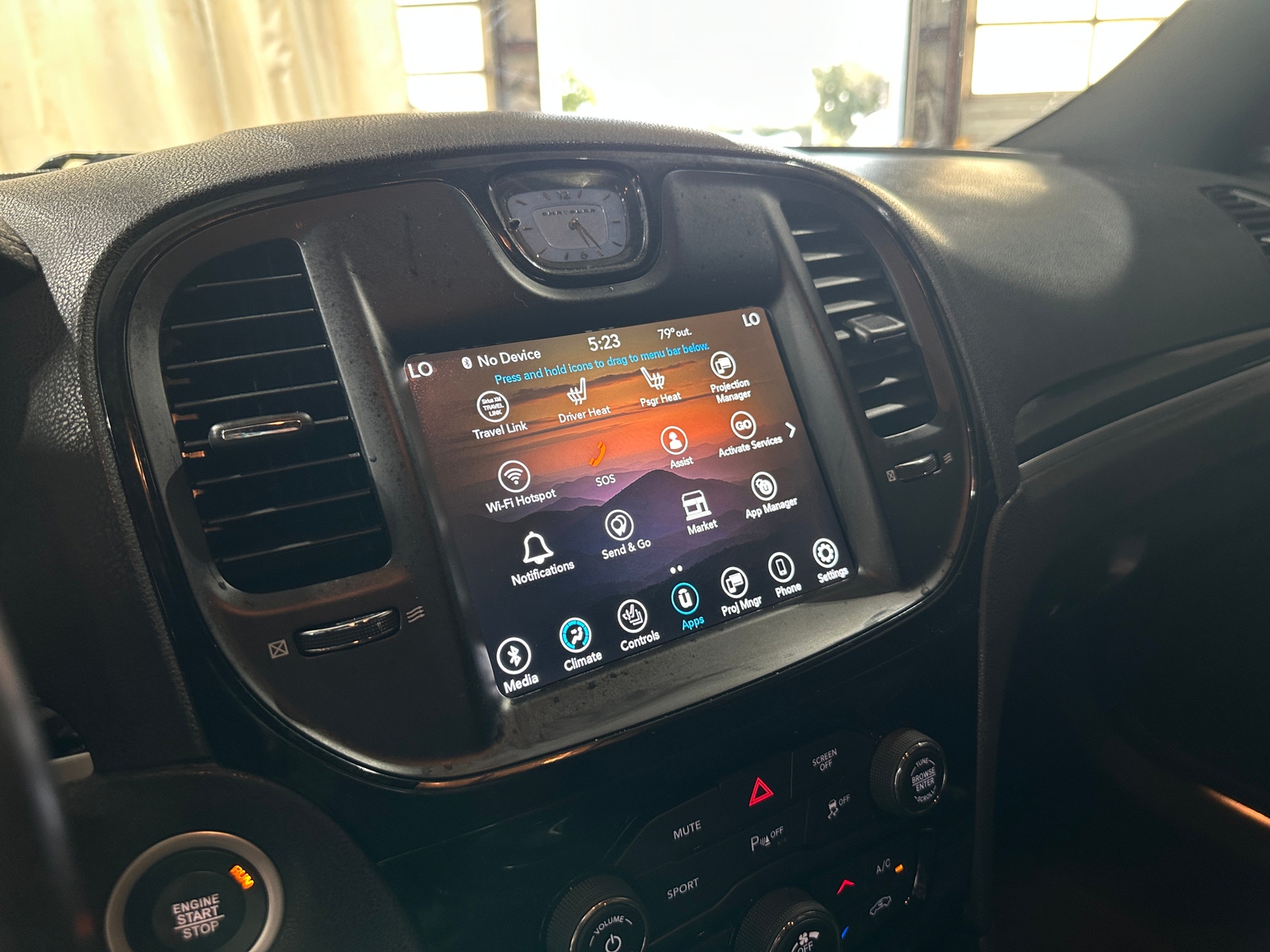 Thumbnail: 2022 Chrysler 300 - 3