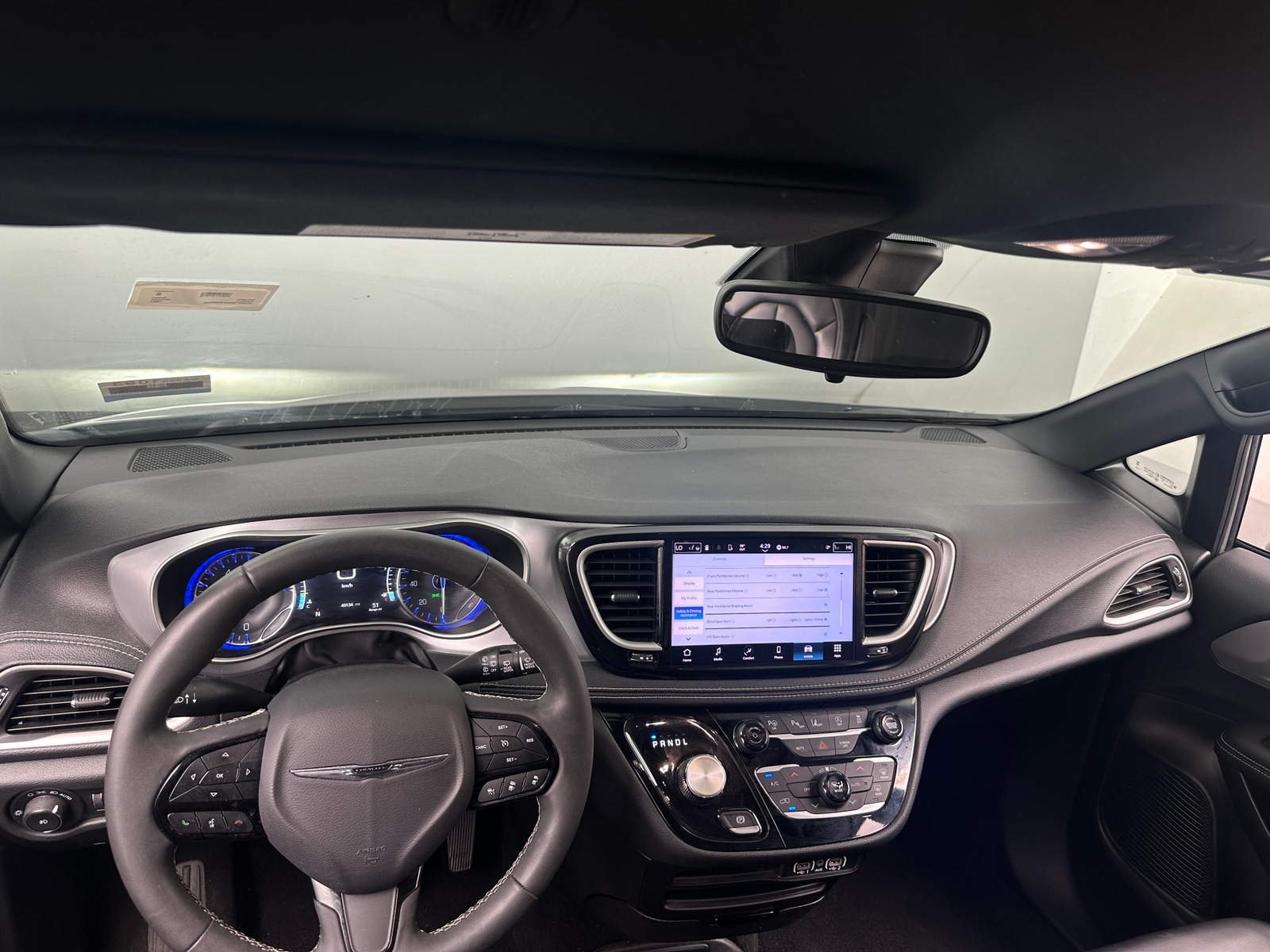 Thumbnail: 2023 Chrysler Pacifica - 2