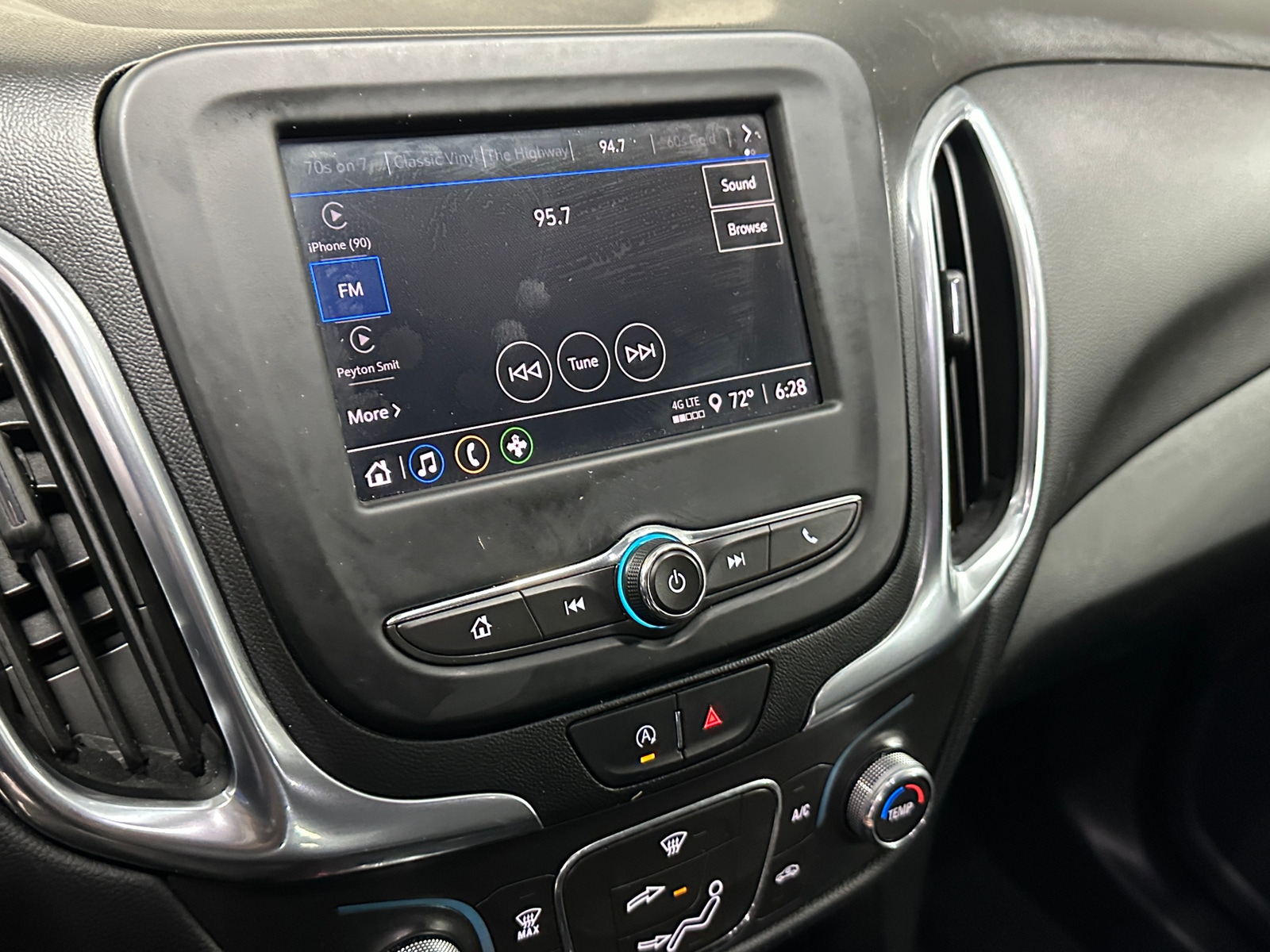 Thumbnail: 2022 Chevrolet Equinox - 4