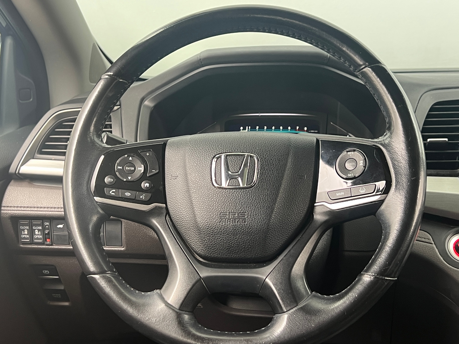 Thumbnail: 2018 Honda Odyssey - 4