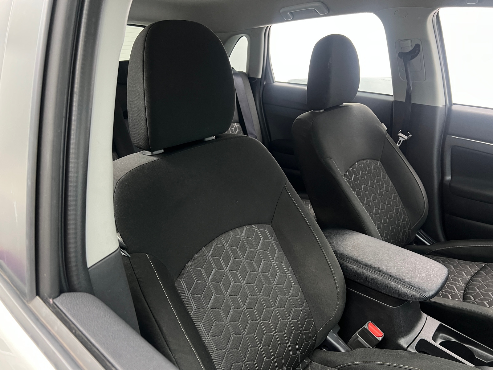 Thumbnail: 2024 Mitsubishi Outlander Sport - 2