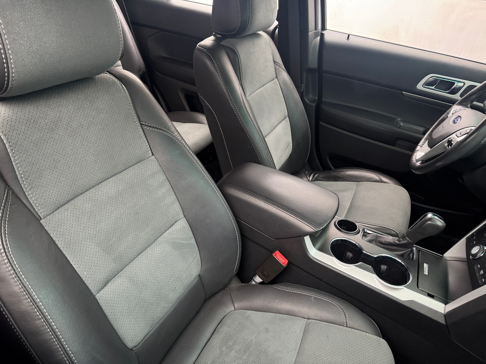 Thumbnail: 2015 Ford Explorer - 2