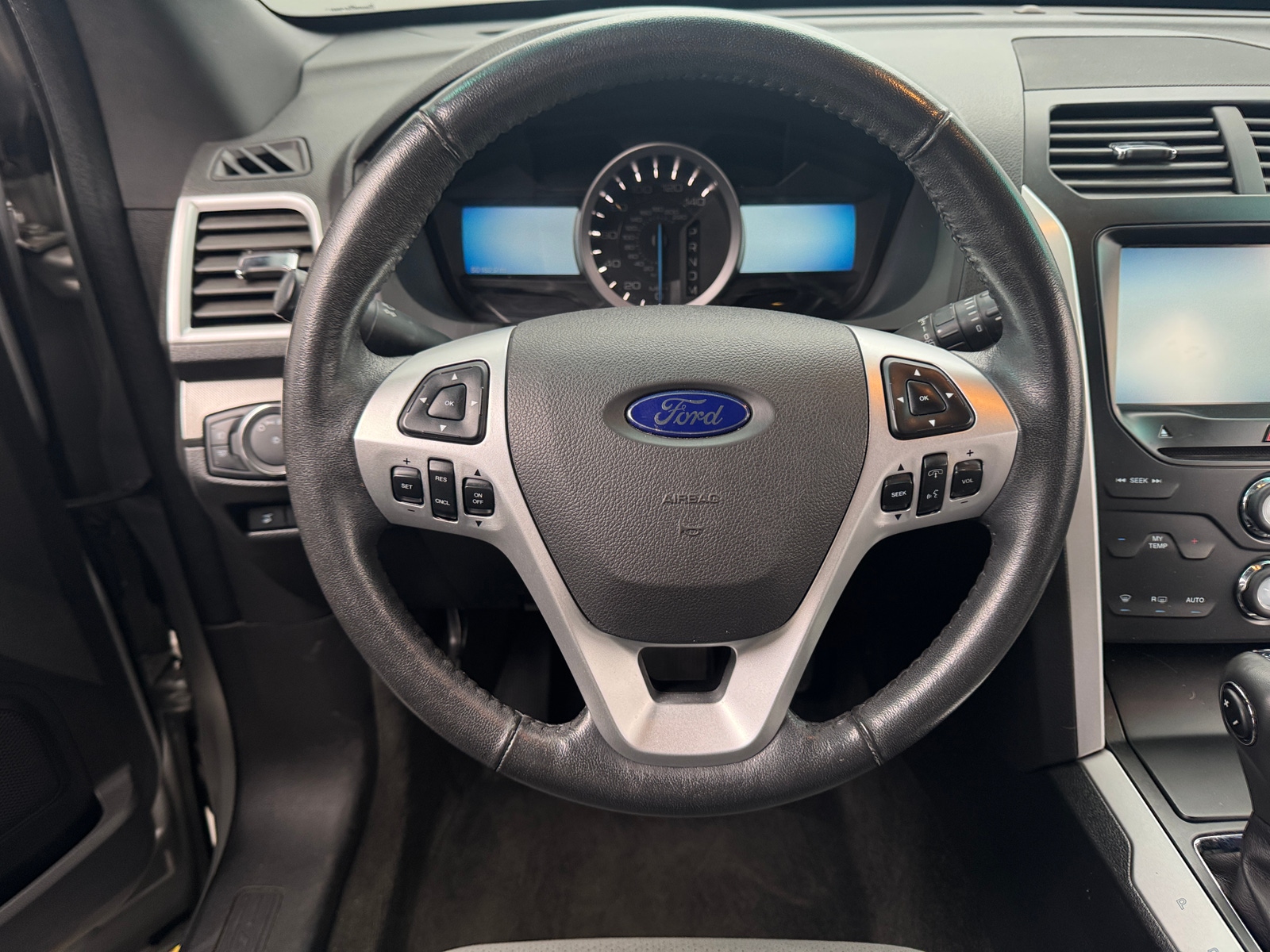 Thumbnail: 2015 Ford Explorer - 5