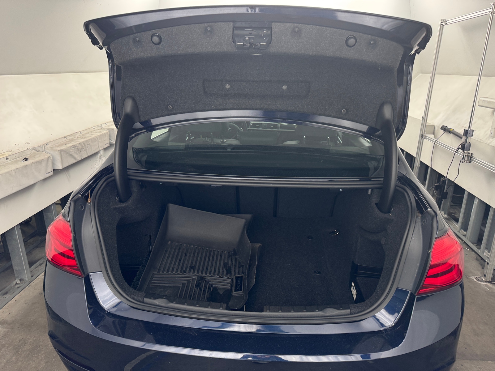 Thumbnail: 2017 BMW 3 Series - 6