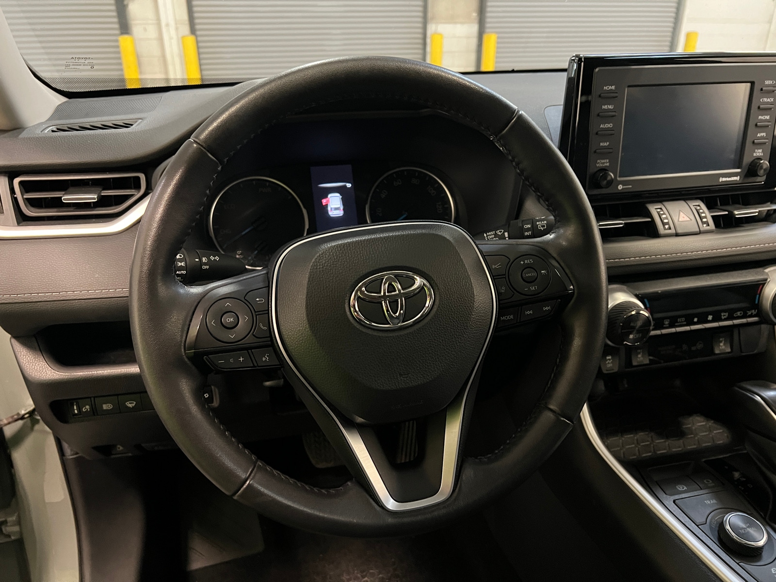 Thumbnail: 2022 Toyota RAV4 - 4