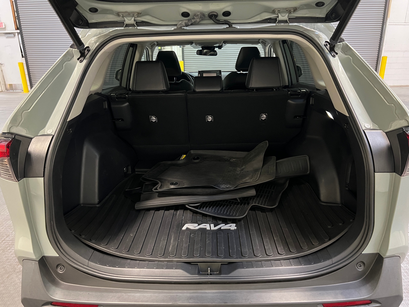 Thumbnail: 2022 Toyota RAV4 - 6