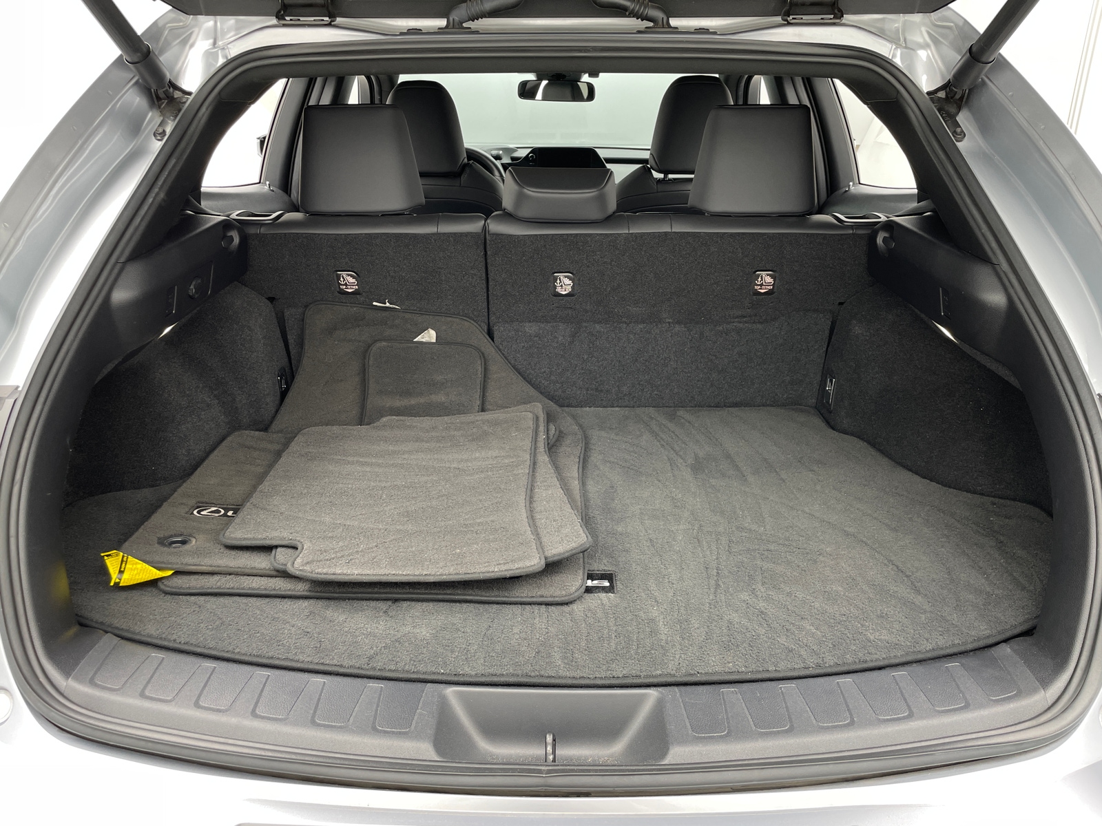 Thumbnail: 2023 Lexus UX - 6