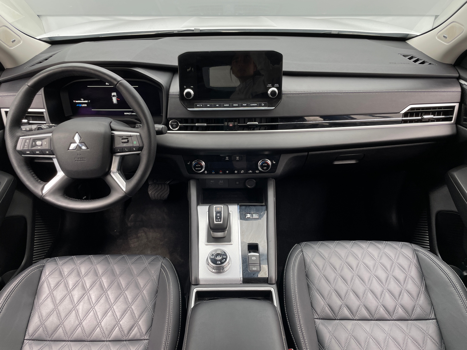 Thumbnail: 2023 Mitsubishi Outlander - 2