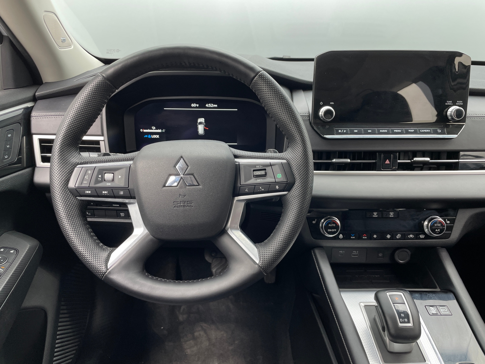 Thumbnail: 2023 Mitsubishi Outlander - 4