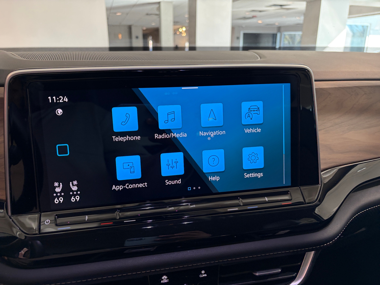 Thumbnail: 2025 Volkswagen Atlas - 4