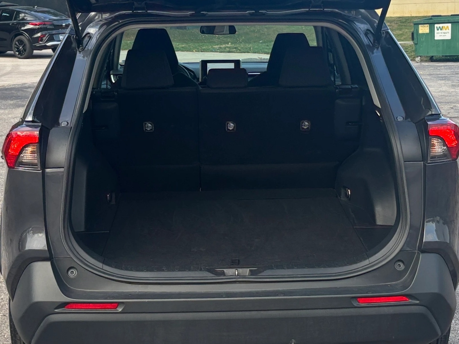 Thumbnail: 2025 Toyota RAV4 - 6