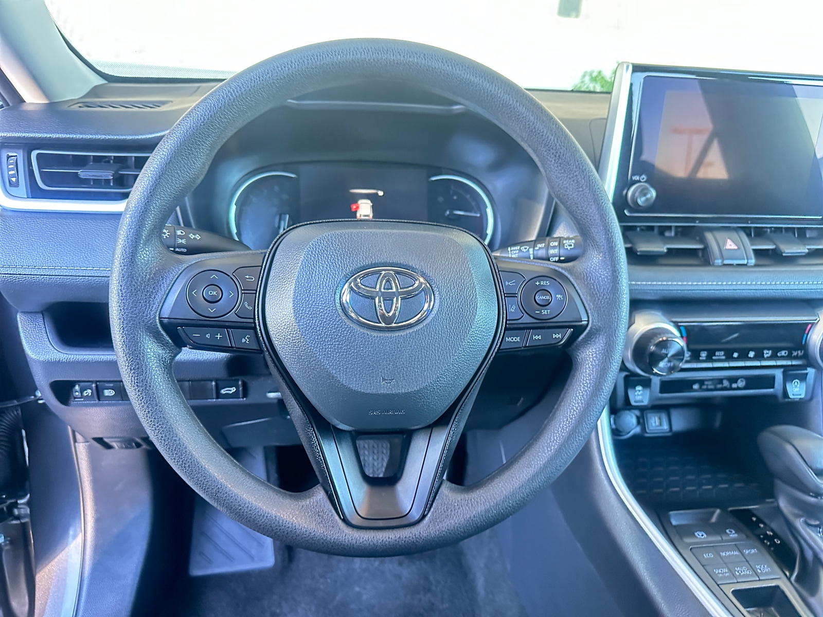 Thumbnail: 2025 Toyota RAV4 - 5