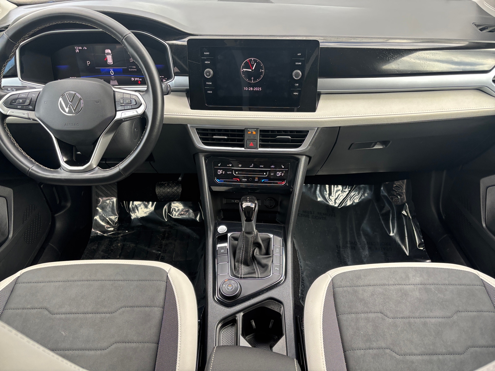 Thumbnail: 2025 Volkswagen Taos - 3