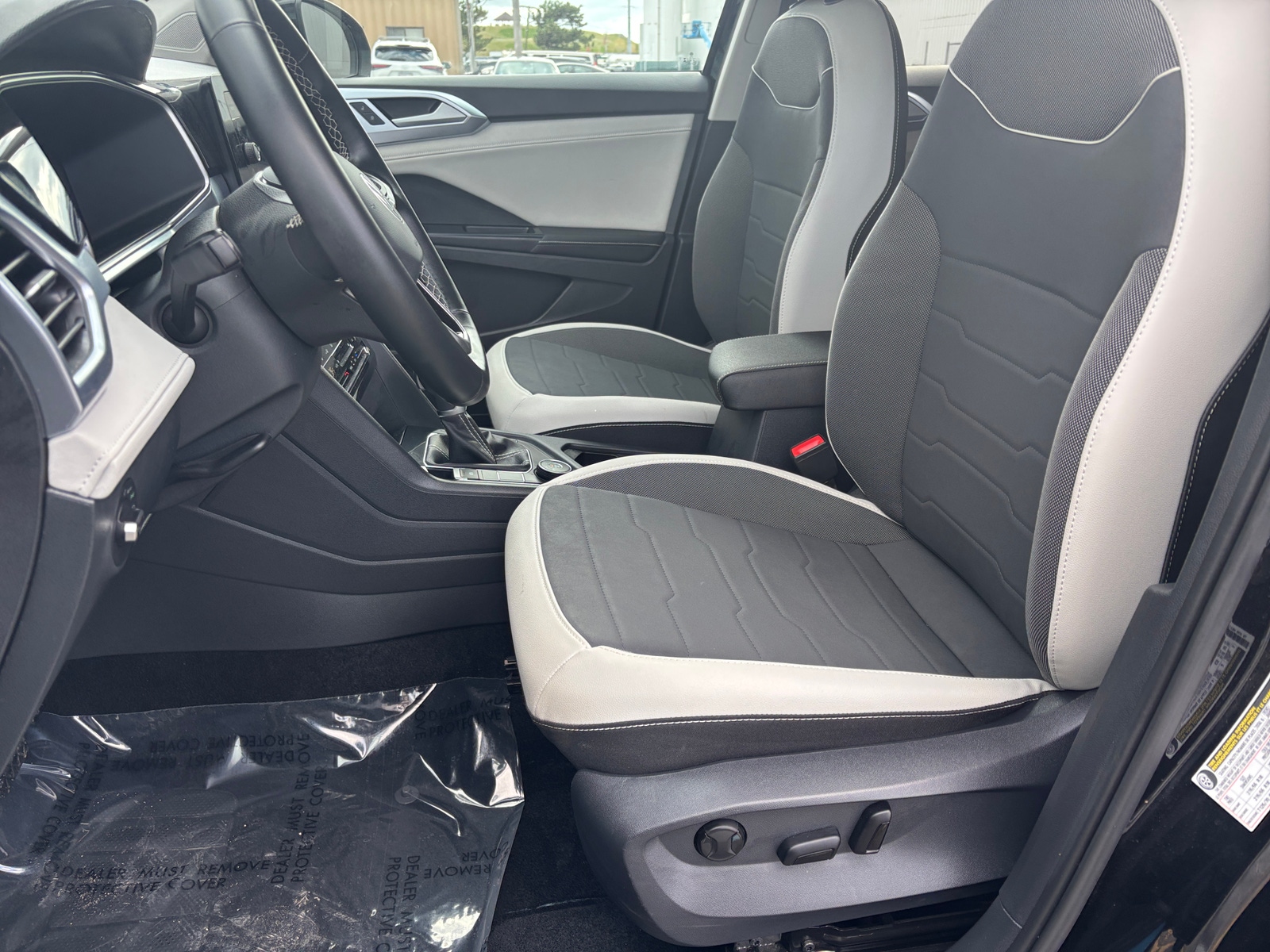 Thumbnail: 2025 Volkswagen Taos - 2