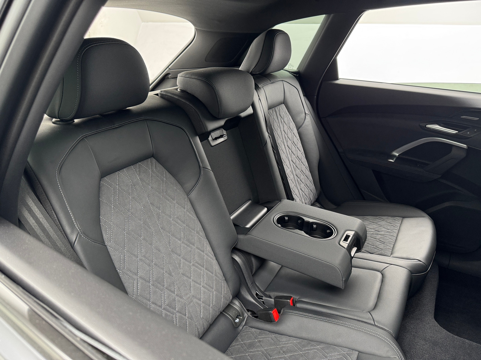 Thumbnail: 2025 Audi SQ5 - 5