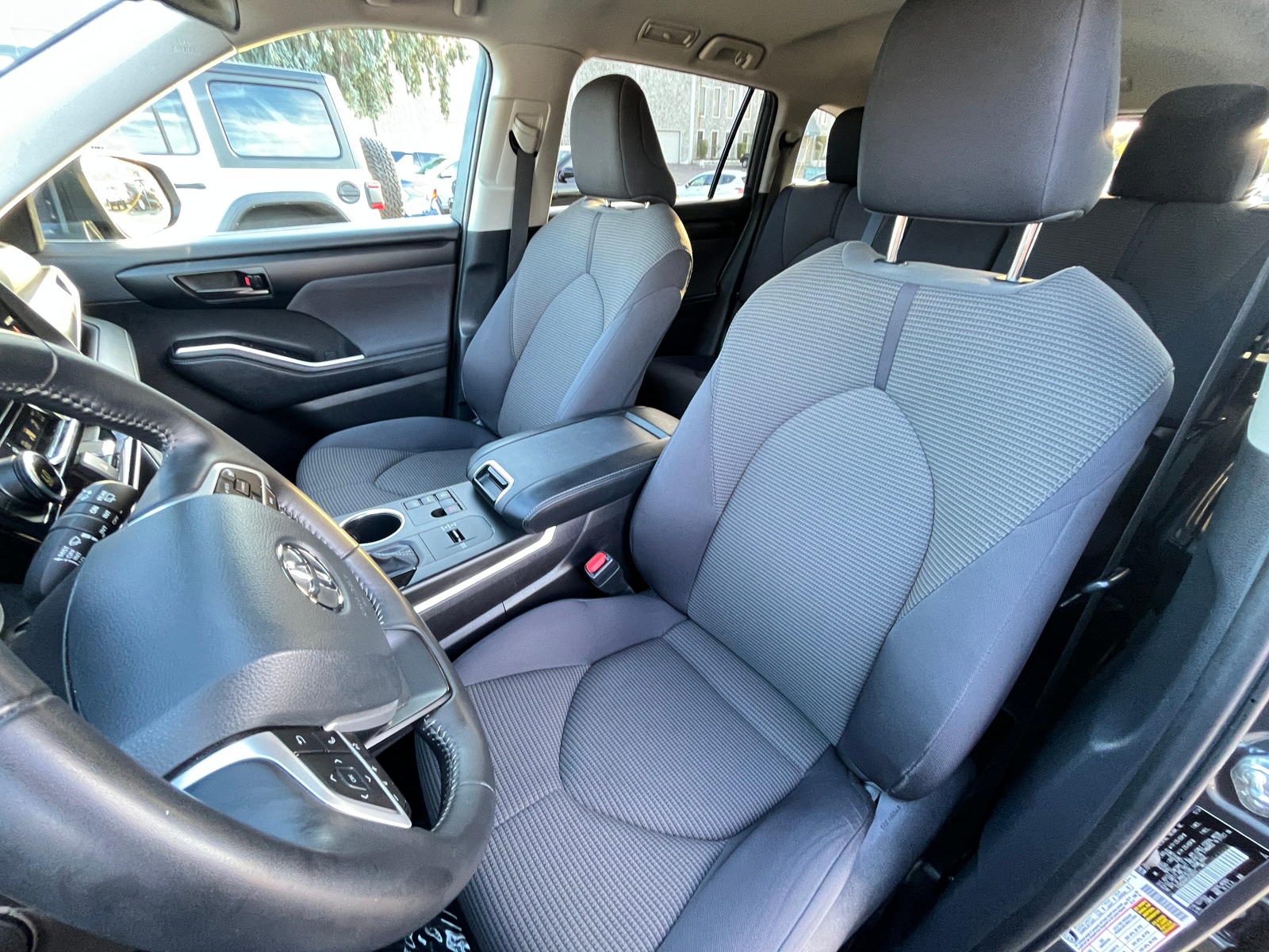 Thumbnail: 2025 Toyota Highlander - 2