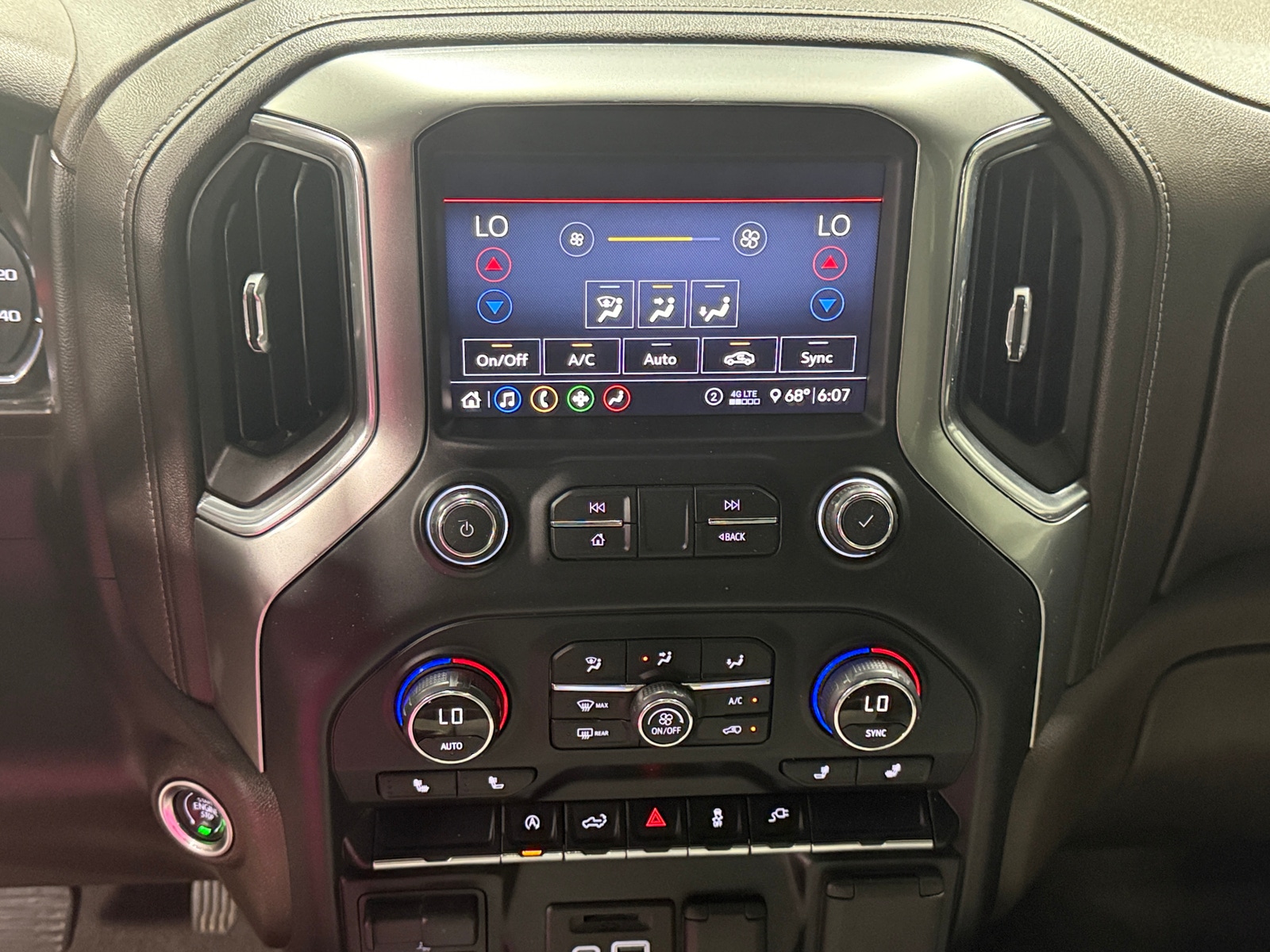 Thumbnail: 2020 Chevrolet Silverado 1500 - 4